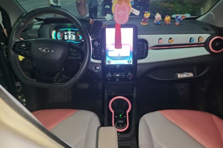 Used Chery QQ Little Ant 2022 Sweet Pink Edition Half-Sugar Version Lithium Iron Phosphate 29.2 kWh 30 kW 301 km Center Console