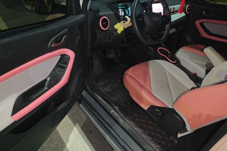 Used Chery QQ Little Ant 2022 Sweet Pink Edition Half-Sugar Version Lithium Iron Phosphate 29.2 kWh 30 kW 301 km Driver Seat