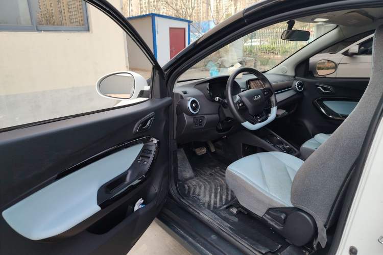 Used Chery QQ Little Ant 2022 Restyled Version Sweet Pink Edition Low-Sugar Version Lithium Iron Phosphate Battery 30.7 kWh 30 kW 301 km Driver Seat