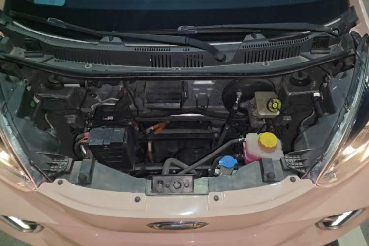 Used Chery QQ Little Ant 2022 Sweet Pink Edition Half-Sugar Version Lithium Iron Phosphate 29.2 kWh 30 kW 301 km Engine Bay