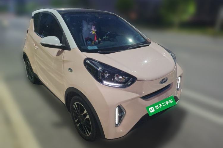 Used Chery QQ Little Ant 2022 Sweet Pink Edition Half-Sugar Version Lithium Iron Phosphate 29.2 kWh 30 kW 301 km Front Right 45 Deg