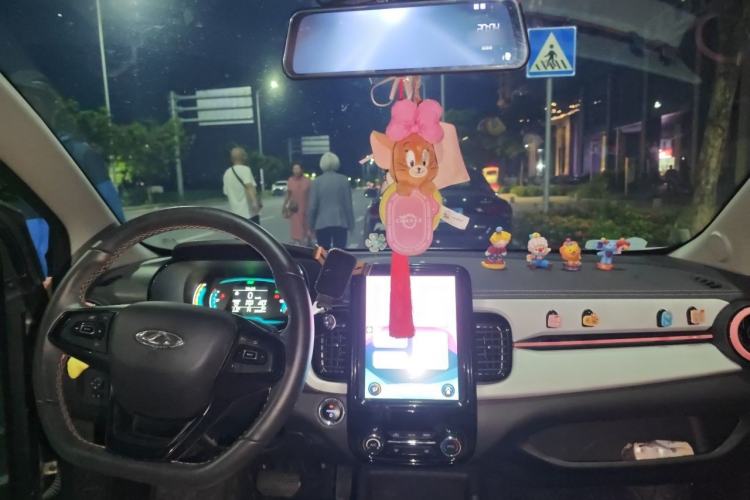 Used Chery QQ Little Ant 2022 Sweet Pink Edition Half-Sugar Version Lithium Iron Phosphate 29.2 kWh 30 kW 301 km Headliner