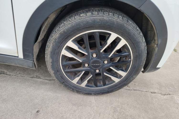 Used Chery QQ Little Ant 2022 Restyled Version Sweet Pink Edition Low-Sugar Version Lithium Iron Phosphate Battery 30.7 kWh 30 kW 301 km Right Front Wheel Hub
