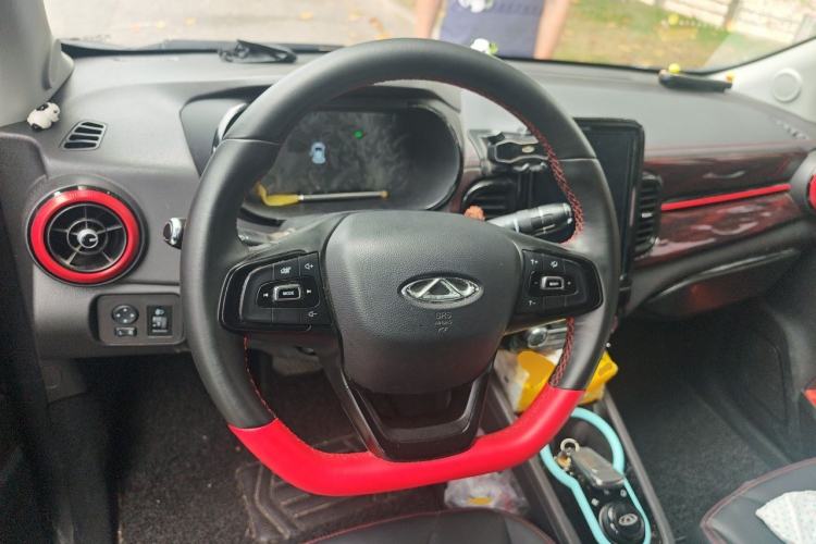 Used Chery QQ Little Ant 2022 Revised Version Sweet Pink Edition Half-Sugar Version Lithium Iron Phosphate 30.7 kWh 30 kW 301 km Steering Wheel
