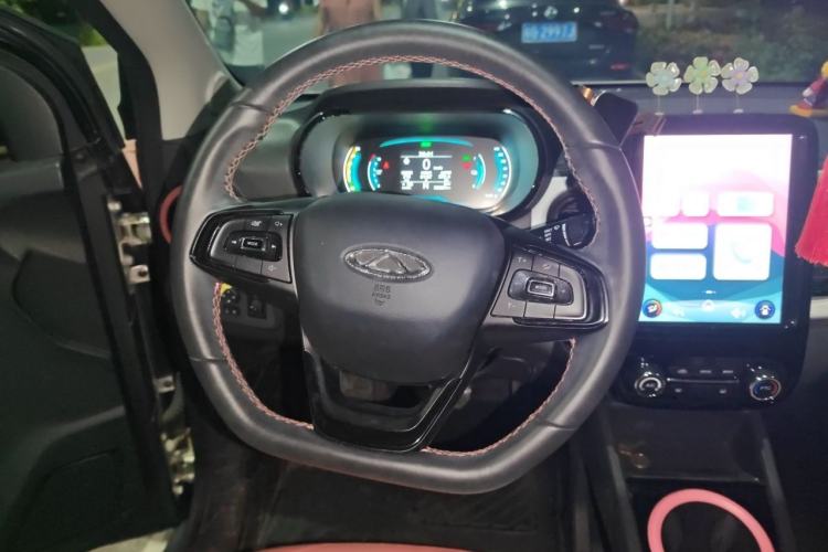 Used Chery QQ Little Ant 2022 Sweet Pink Edition Half-Sugar Version Lithium Iron Phosphate 29.2 kWh 30 kW 301 km Steering Wheel
