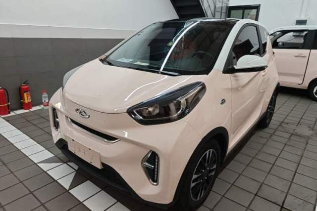 Used Chery QQ Little Ant 2022 Revised Version Sweet Pink Edition Half-Sugar Version Lithium Iron Phosphate 30.7 kWh 30 kW 301 km
