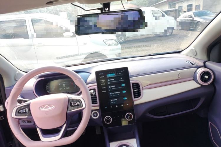 Used Chery QQ Little Ant 2022 Revised Version Sweet Pink Edition Half-Sugar Version Lithium Iron Phosphate 30.7 kWh 30 kW 301 km Center Console