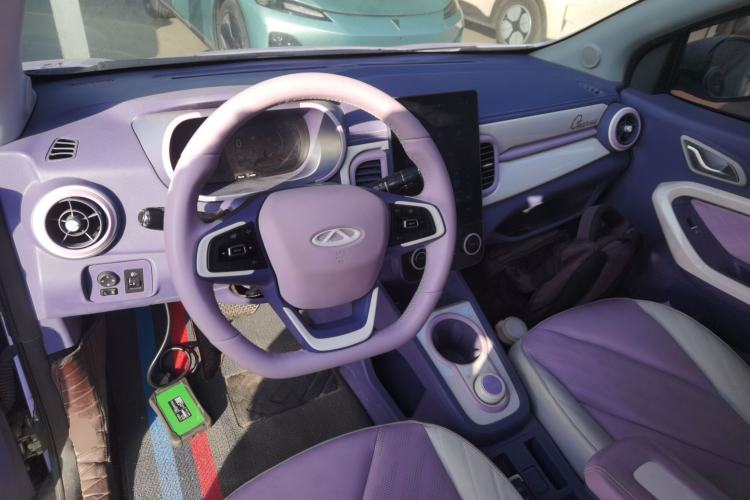 Used Chery QQ Little Ant 2022 Me 301km Romance Phosphate Lithium-Iron Center Console