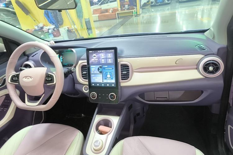Used Chery QQ Little Ant 2022 Mei Romance 30.6 kWh Center Console