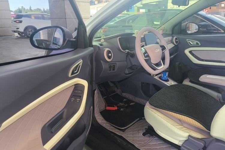 Used Chery QQ Little Ant 2022 Restyled Version Sweet Pink Edition Half-Sugar Version 30.6 kWh 30 kW 301 km Driver Seat