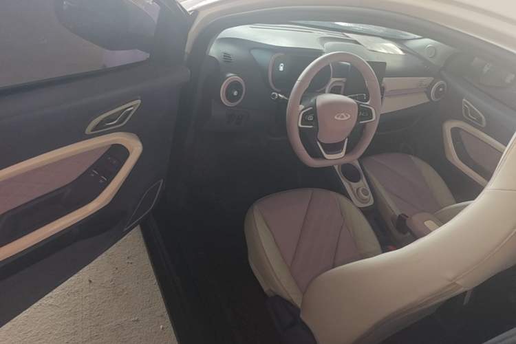 Used Chery QQ Little Ant 2022 Mei Romance 30.6 kWh Driver Seat