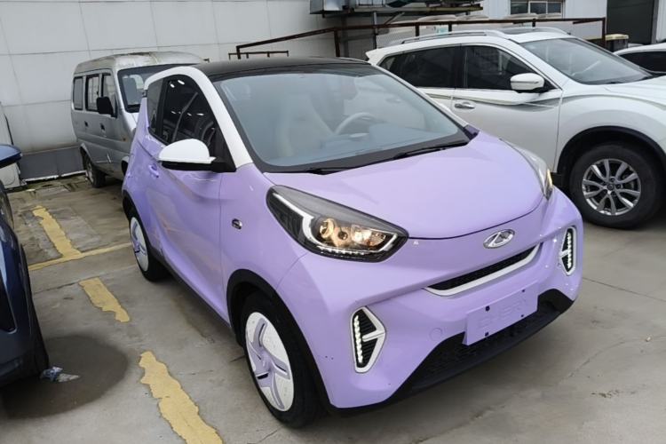 Used Chery QQ Little Ant 2022 Mei Romance 30.6 kWh Front Right 45 Deg