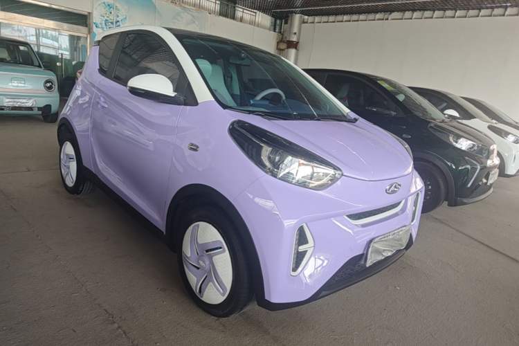 Used Chery QQ Little Ant 2022 Mei Romance 30.6 kWh Front Right 45 Deg