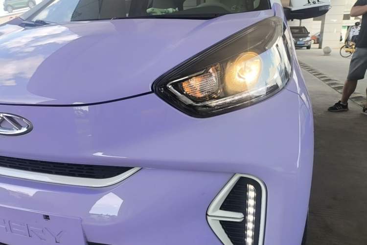 Used Chery QQ Little Ant 2022 Restyled Version Sweet Pink Edition Half-Sugar Version 30.6 kWh 30 kW 301 km Left Front Headlight