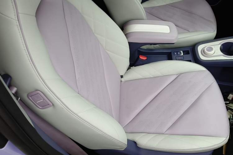 Used Chery QQ Little Ant 2022 Mei Romance 30.6 kWh Right Front Seat
