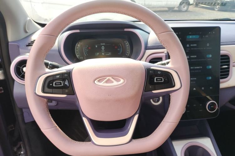 Used Chery QQ Little Ant 2022 Revised Version Sweet Pink Edition Half-Sugar Version Lithium Iron Phosphate 30.7 kWh 30 kW 301 km Steering Wheel