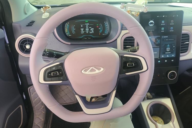 Used Chery QQ Little Ant 2022 Restyled Version Sweet Pink Edition Half-Sugar Version 30.6 kWh 30 kW 301 km Steering Wheel