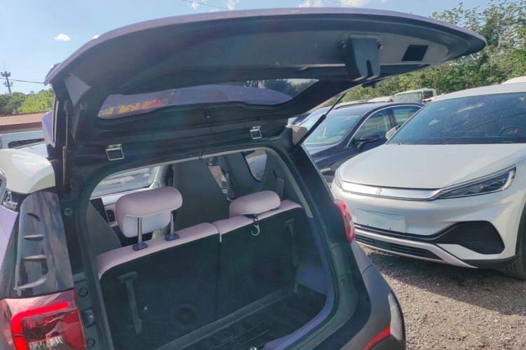 Used Chery QQ Little Ant 2022 Revised Version Sweet Pink Edition Half-Sugar Version Lithium Iron Phosphate 30.7 kWh 30 kW 301 km Trunk