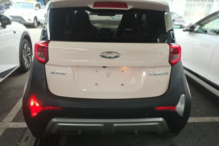 Used Chery QQ Little Ant 2022 Restyled Version Sweet Pink Edition Half-Sugar Version 30.6 kWh 30 kW 301 km Rear