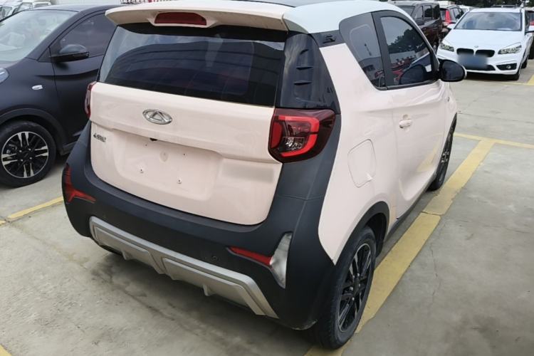 Used Chery QQ Little Ant 2022 Revised Version Sweet Pink Edition Half-Sugar Version Lithium Iron Phosphate 30.7 kWh 30 kW 301 km Rear Right 45 Deg
