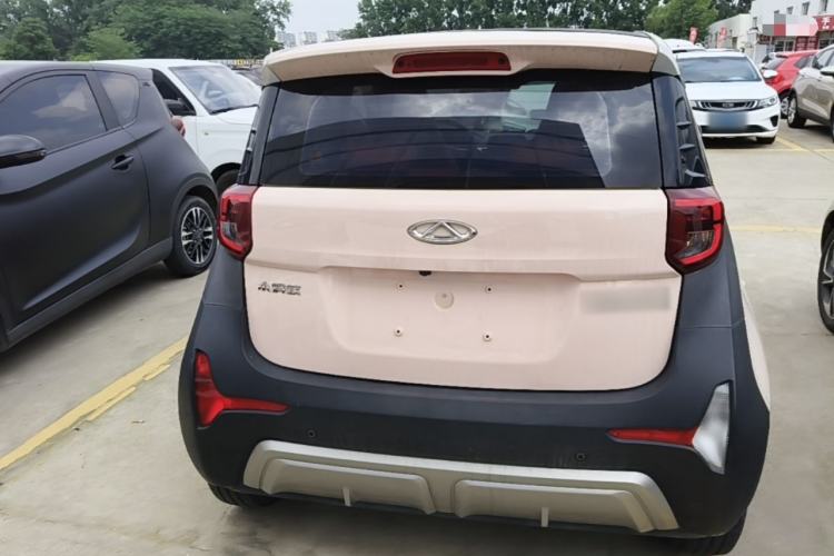 Used Chery QQ Little Ant 2022 Revised Version Sweet Pink Edition Half-Sugar Version Lithium Iron Phosphate 30.7 kWh 30 kW 301 km Rear
