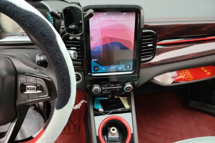 Used Chery QQ Little Ant 2022 Sweet Pink Edition Half-Sugar Version 3-Cell Lithium 30kW 301km Audio And AC Panel