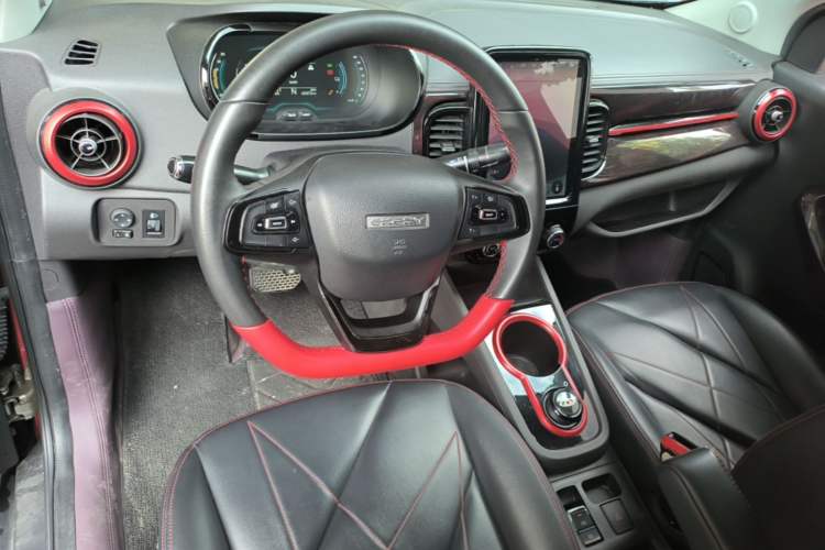 Used Chery QQ Little Ant 2022 Sweet Pink Edition Half-Sugar Version 3-Cell Lithium 30kW 301km Center Console
