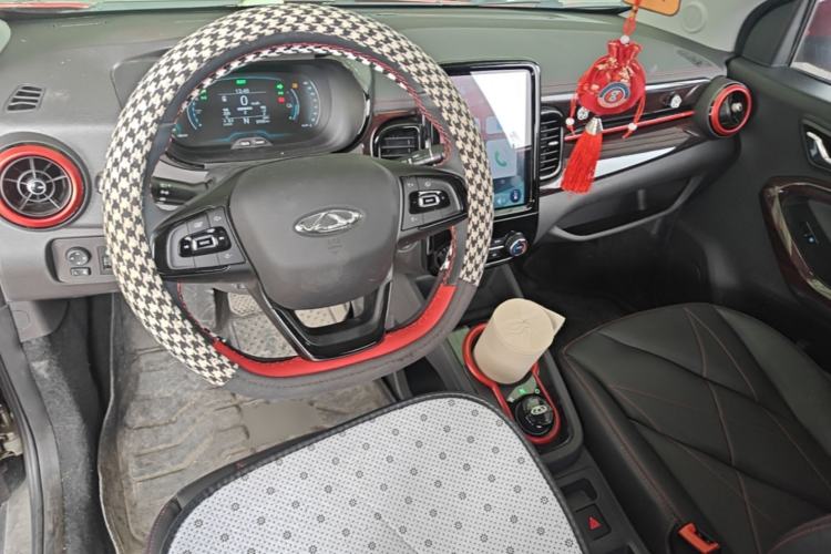 Used Chery QQ Little Ant 2022 Revised Version Sweet Pink Edition Half-Sugar Version Lithium Iron Phosphate 30.7 kWh 30 kW 301 km Center Console