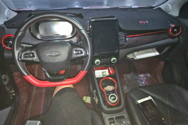 Used Chery QQ Little Ant 2022 Sweet Pink Edition Half-Sugar Version Lithium Iron Phosphate 30 kW 301 km Center Console