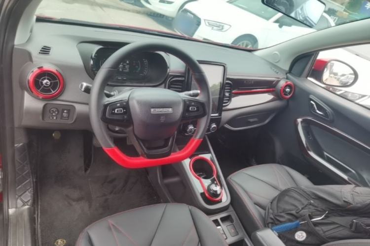 Used Chery QQ Little Ant 2022 Sweet Pink Edition Half-Sugar Version Lithium Iron Phosphate 30 kW 301 km Center Console
