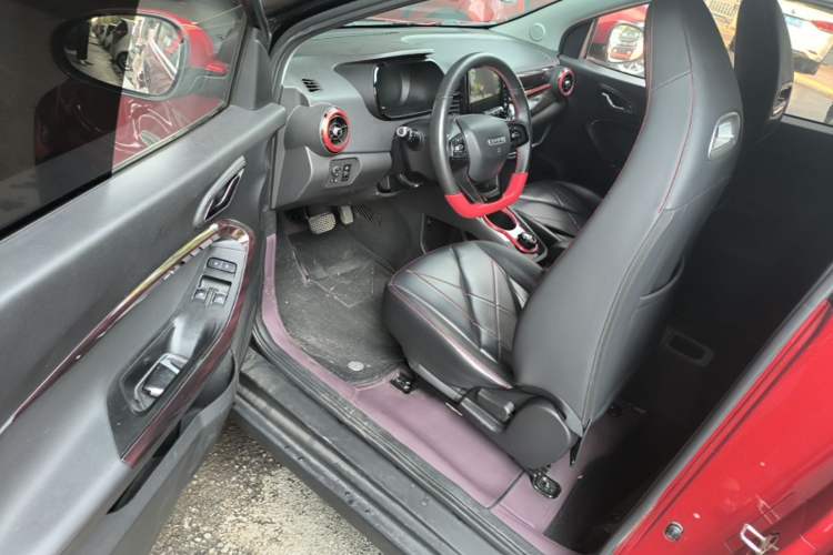 Used Chery QQ Little Ant 2022 Sweet Pink Edition Half-Sugar Version 3-Cell Lithium 30kW 301km Driver Seat