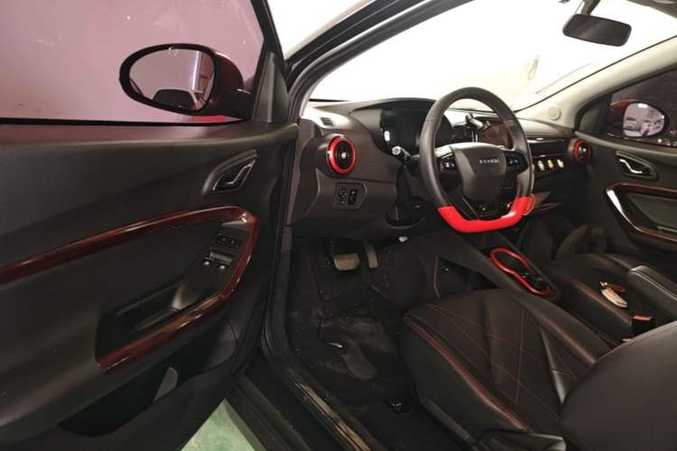 Used Chery QQ Little Ant 2022 Sweet Pink Edition Half-Sugar Version Lithium Iron Phosphate 30 kW 301 km Driver Seat
