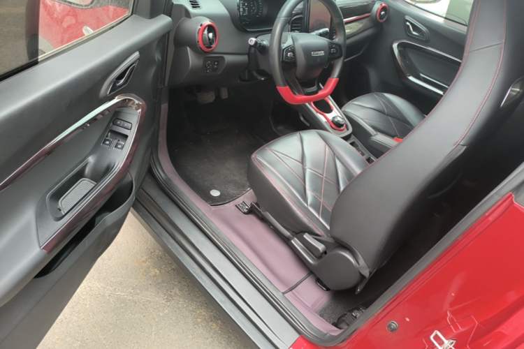 Used Chery QQ Little Ant 2022 Sweet Pink Edition Half-Sugar Version 3-Cell Lithium 30kW 301km Driver Seat