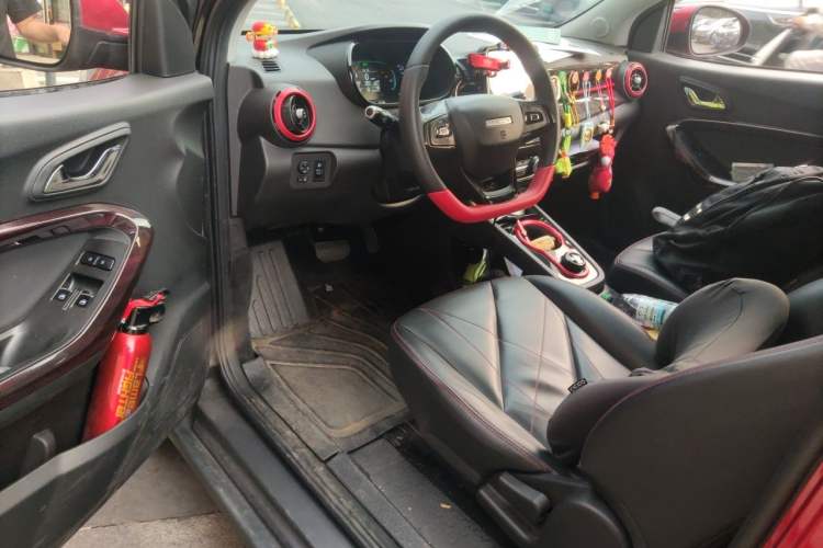 Used Chery QQ Little Ant 2022 Sweet Pink Edition Half-Sugar Version 3-Cell Lithium 30kW 301km Driver Seat
