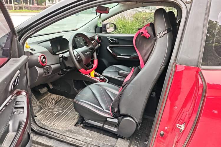 Used Chery QQ Little Ant 2022 Sweet Pink Edition Half-Sugar Version 3-Cell Lithium 30kW 301km Driver Seat