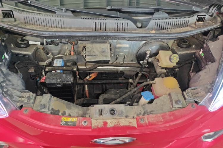 Used Chery QQ Little Ant 2022 Sweet Pink Edition Low-Sugar Version Lithium Iron Phosphate 30 kW 301 km Engine Bay