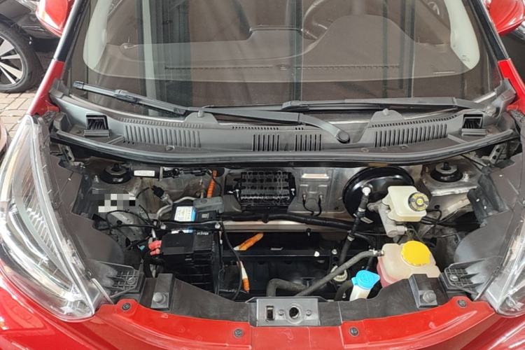 Used Chery QQ Little Ant 2022 Sweet Pink Edition Half-Sugar Version 3-Cell Lithium 30kW 408km Engine Bay