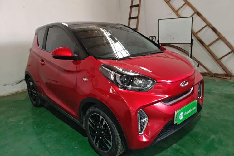 Used Chery QQ Little Ant 2022 Revised Version Sweet Pink Edition Half-Sugar Version Lithium Iron Phosphate 30.7 kWh 30 kW 301 km Front Right 45 Deg