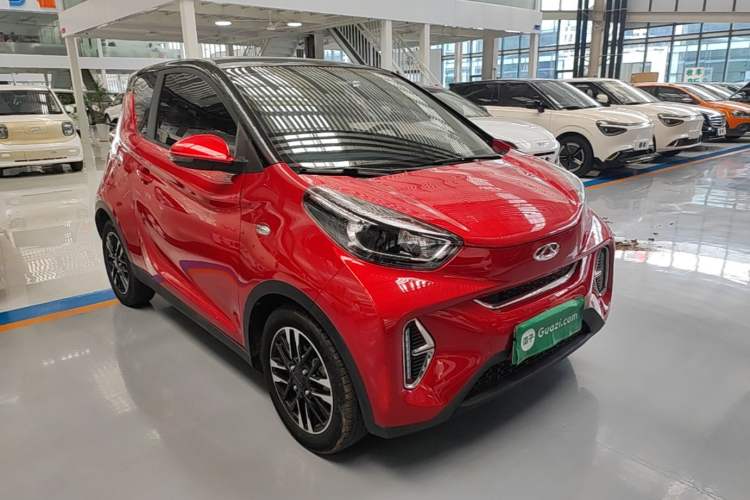 Used Chery QQ Little Ant 2022 Revised Version Sweet Pink Edition Half-Sugar Version Lithium Iron Phosphate 30.7 kWh 30 kW 301 km Front Right 45 Deg