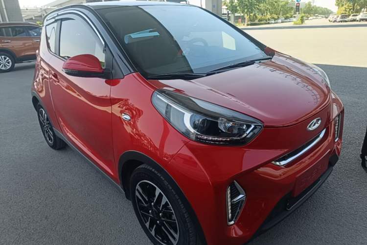 Used Chery QQ Little Ant 2022 Revised Version Sweet Pink Edition Half-Sugar Version Lithium Iron Phosphate 30.7 kWh 30 kW 301 km Front Right 45 Deg