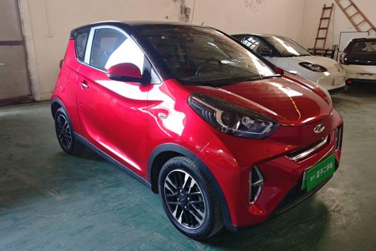 Used Chery QQ Little Ant 2022 Sweet Pink Edition Half-Sugar Version Lithium Iron Phosphate 29.2 kWh 30 kW 301 km Front Right 45 Deg