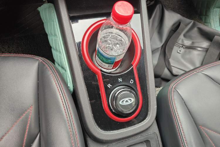 Used Chery QQ Little Ant 2022 Sweet Pink Edition Half-Sugar Version 3-Cell Lithium 30kW 408km Gear Lever