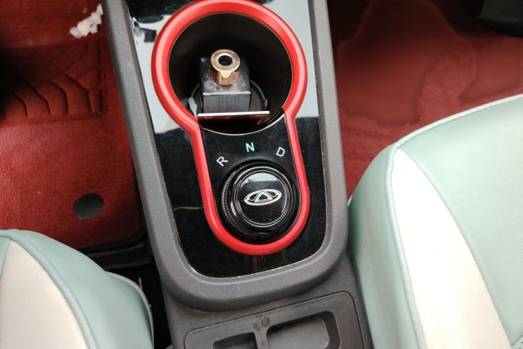 Used Chery QQ Little Ant 2022 Sweet Pink Edition Half-Sugar Version 3-Cell Lithium 30kW 301km Gear Lever