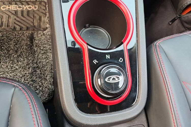 Used Chery QQ Little Ant 2022 Sweet Pink Edition Half-Sugar Version 3-Cell Lithium 30kW 301km Gear Lever