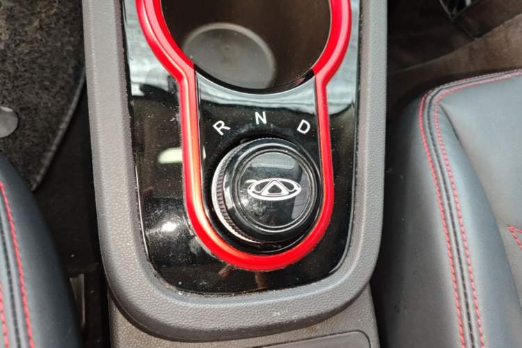 Used Chery QQ Little Ant 2022 Revised Version Sweet Pink Edition Half-Sugar Version Lithium Iron Phosphate 30.7 kWh 30 kW 301 km Gear Lever