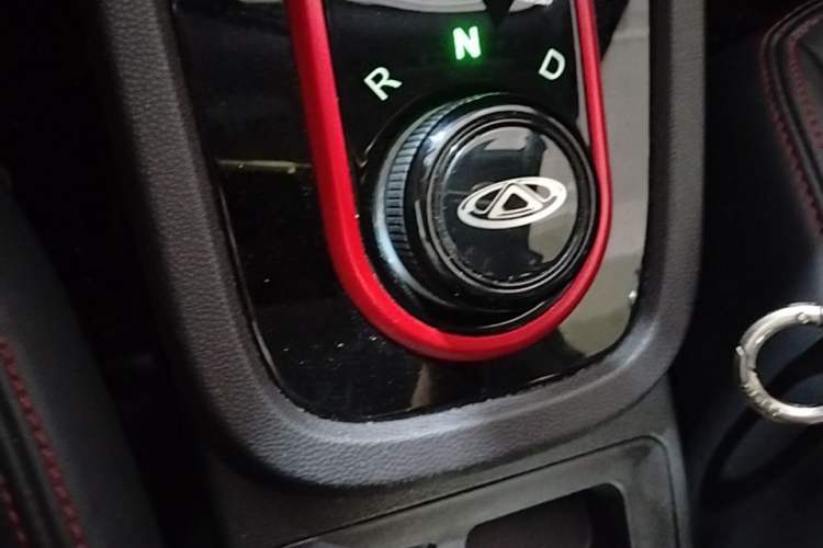 Used Chery QQ Little Ant 2022 Sweet Pink Edition Half-Sugar Version 3-Cell Lithium 30kW 301km Gear Lever