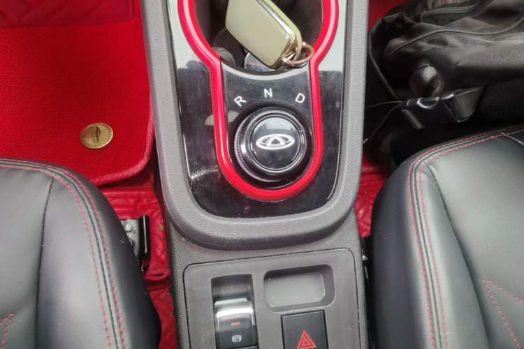 Used Chery QQ Little Ant 2022 Revised Version Sweet Pink Edition Half-Sugar Version Lithium Iron Phosphate 30.7 kWh 30 kW 301 km Gear Lever