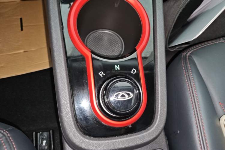 Used Chery QQ Little Ant 2022 Sweet Pink Edition Half-Sugar Version Lithium Iron Phosphate 30 kW 301 km Gear Lever