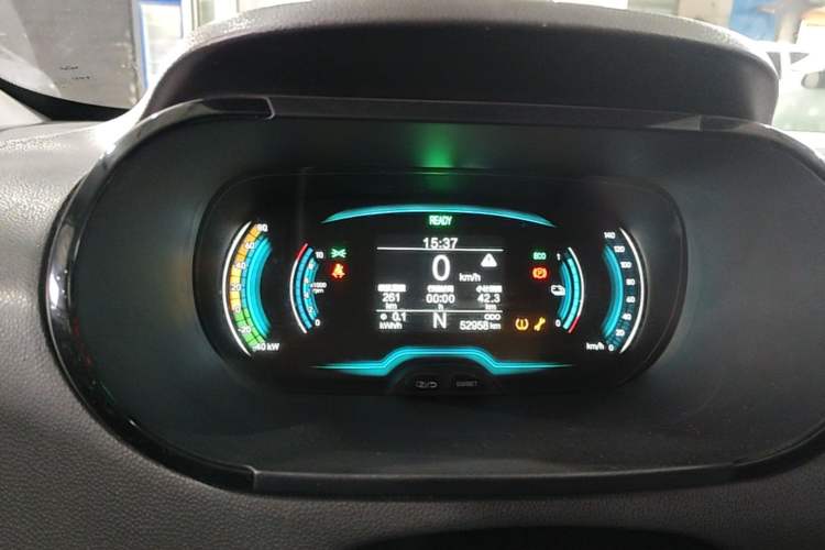 Used Chery QQ Little Ant 2022 Sweet Pink Edition Half-Sugar Version 3-Cell Lithium 30kW 301km Instrument Cluster