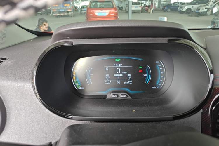 Used Chery QQ Little Ant 2022 Revised Version Sweet Pink Edition Half-Sugar Version Lithium Iron Phosphate 30.7 kWh 30 kW 301 km Instrument Cluster